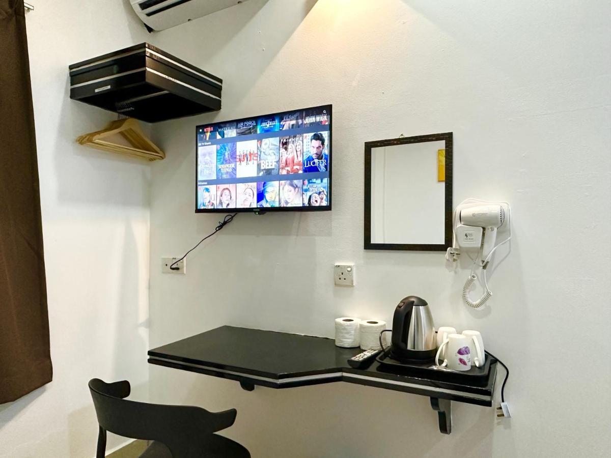 Hotel Tourist City Centre By Hotspot Essential Kota Kinabalu Ngoại thất bức ảnh