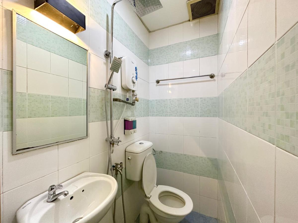 Hotel Tourist City Centre By Hotspot Essential Kota Kinabalu Ngoại thất bức ảnh