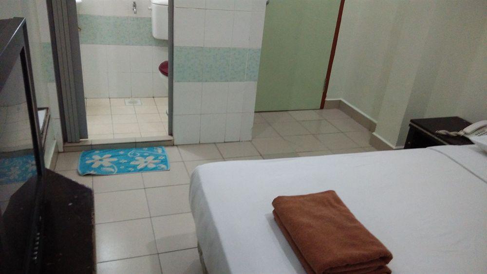 Hotel Tourist City Centre By Hotspot Essential Kota Kinabalu Ngoại thất bức ảnh