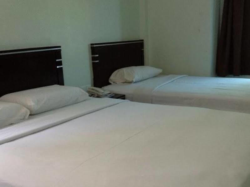 Hotel Tourist City Centre By Hotspot Essential Kota Kinabalu Ngoại thất bức ảnh